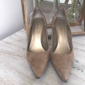 Nine West Retro Tan Suede Pumps